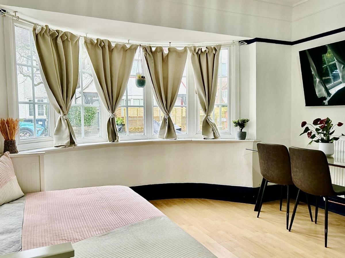 Rest Boutique Golders Green London Eksteriør billede